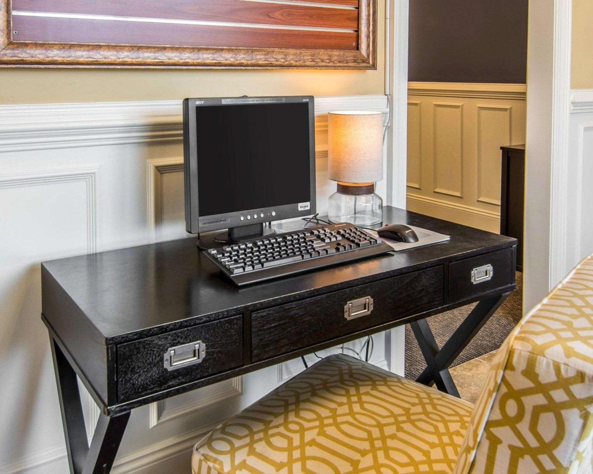 บลูกรีน พาร์คไซด์ วิลเลียมส์เบิร์ก แอสเซนด์ รีสอร์ต คอลเลคชั่น Hotel ภายนอก รูปภาพ