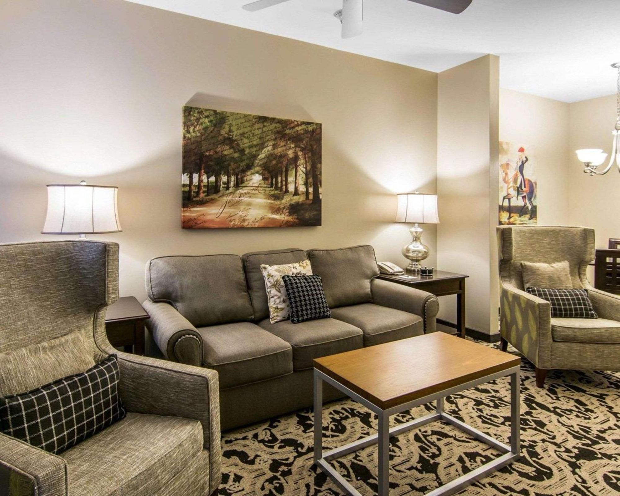 บลูกรีน พาร์คไซด์ วิลเลียมส์เบิร์ก แอสเซนด์ รีสอร์ต คอลเลคชั่น Hotel ภายนอก รูปภาพ