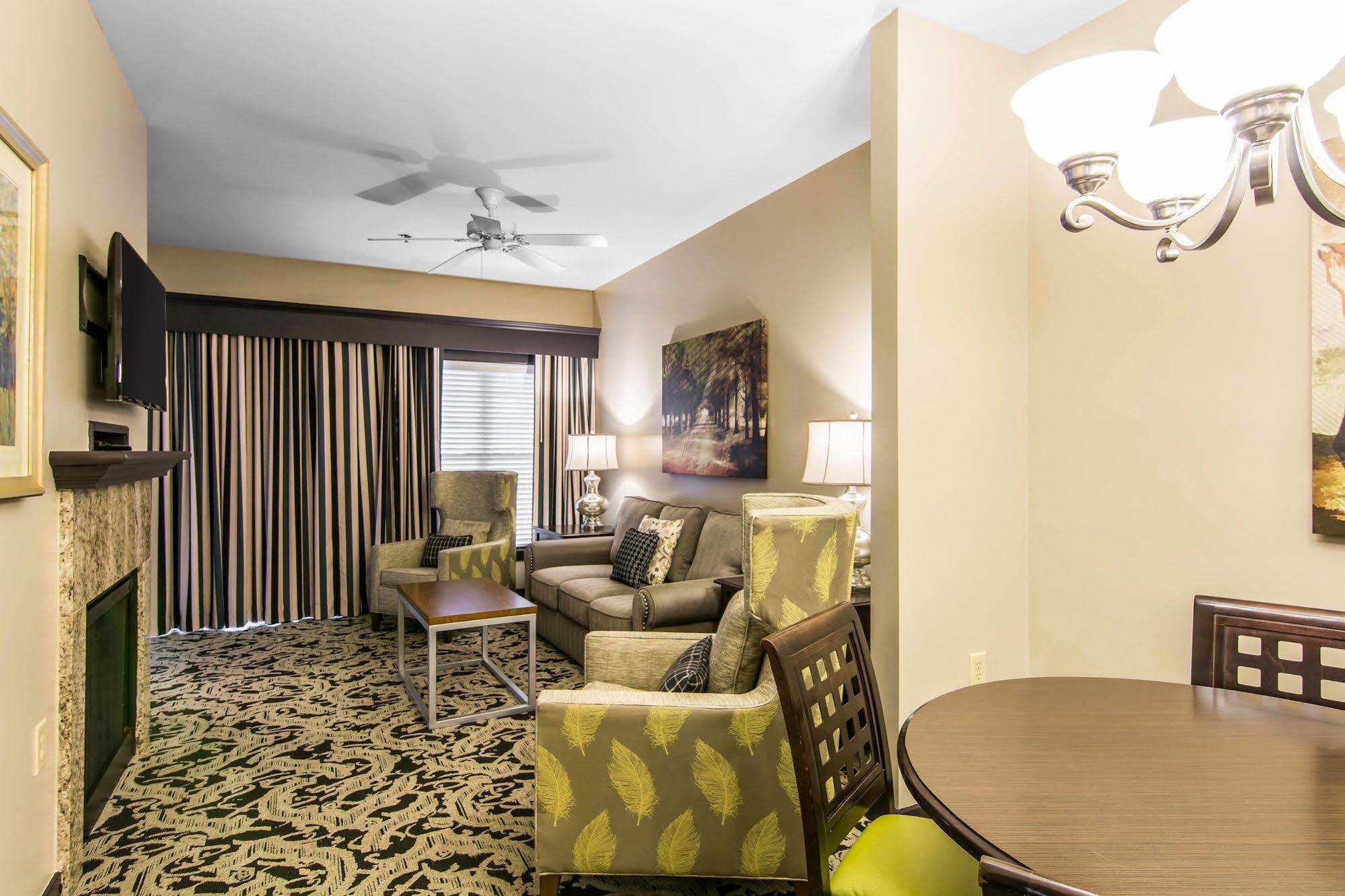 บลูกรีน พาร์คไซด์ วิลเลียมส์เบิร์ก แอสเซนด์ รีสอร์ต คอลเลคชั่น Hotel ภายนอก รูปภาพ